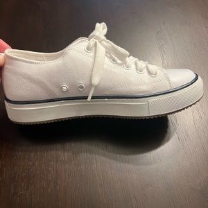 Marc Fisher white canvas lace-up sneaker. Size 6.5. Barely worn. Too small.